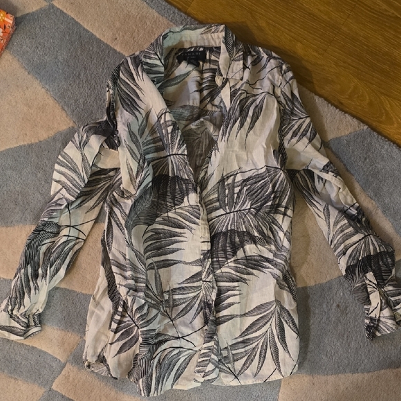 Tahari Black Leaf Pattern Linen Shirt - Picture 1 of 2